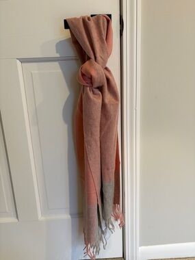 NWT 100% cashmere neiman marcus Blush Pink Ombre Fringe Scarf